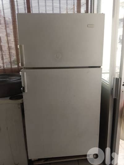 براد وغسالة للبيع سوا 35$ البراد شغال