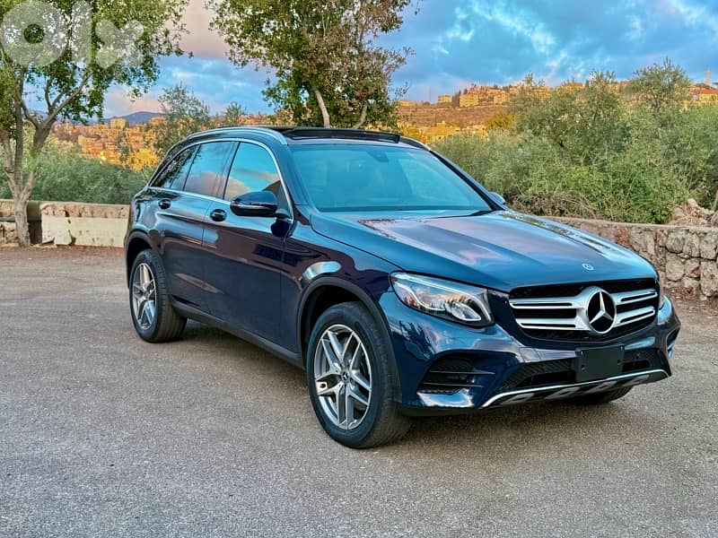 glc 300 4matic 2017 clean carfax 0