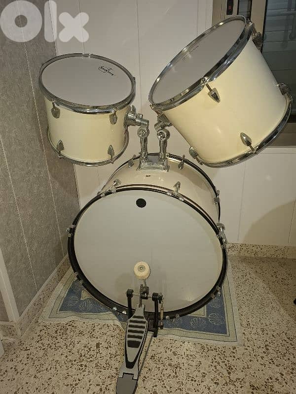 Rockstar 5-piece drum set 0