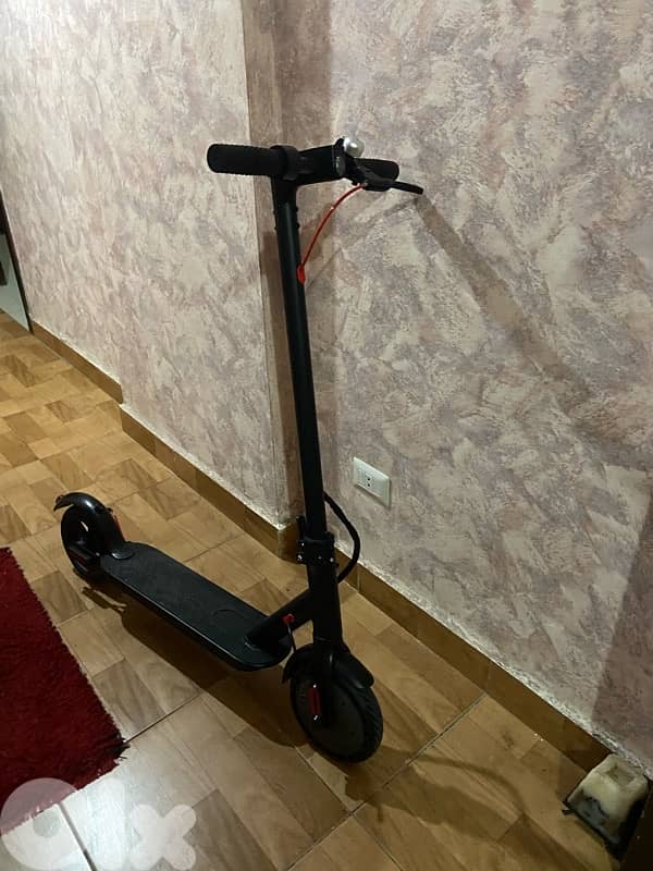 Electric scooter for sale used only 5 days 270$ 0