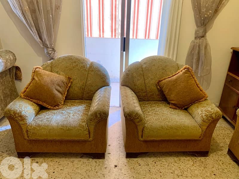 طقم كنبايات ذهبي 4