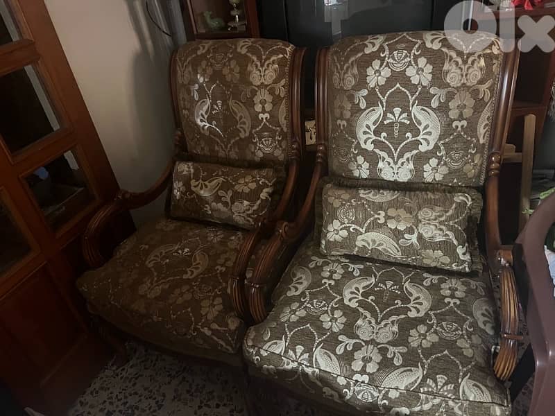 2صوفا كبار 4  كنبايات صغار مقعد واحد 4