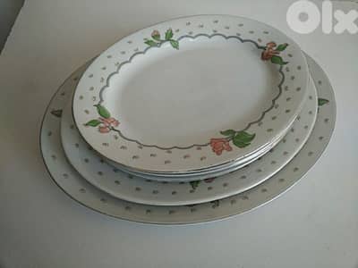 Set of 7 service plates - Not Negotiable