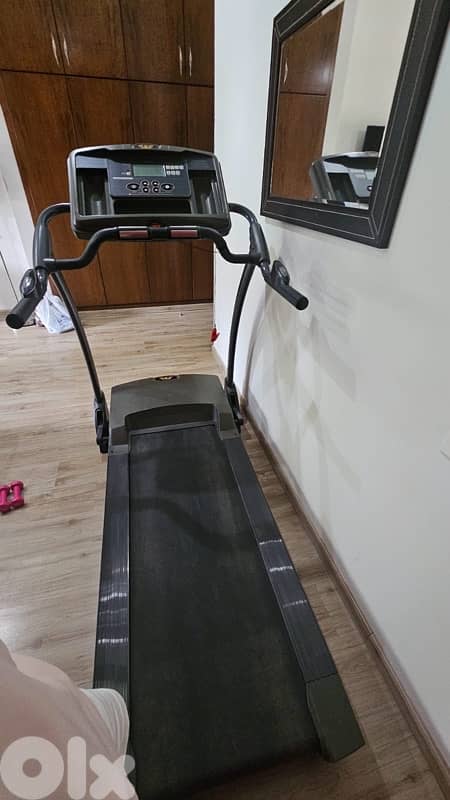 Evo Fx230 gym treadmill 1