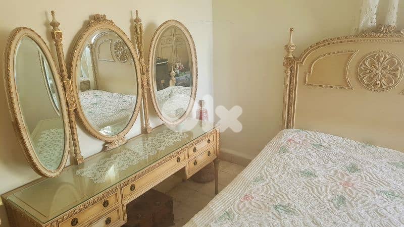Vintage Bedroom 1