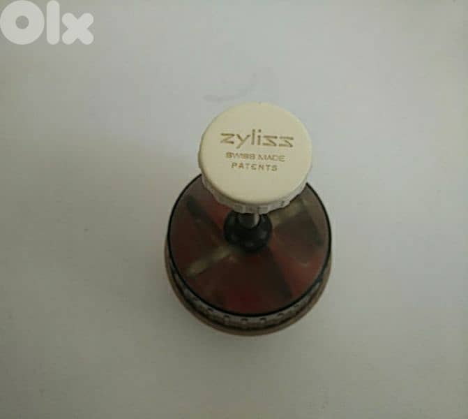 Vintage Zyliss handy chopper - Not Negotiable 4