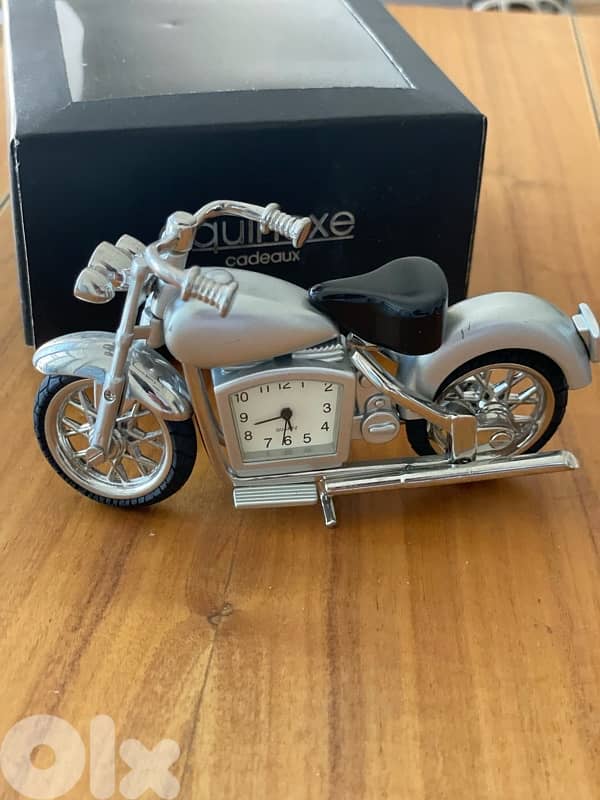 desk watches Quartz equinoxe brand new 3