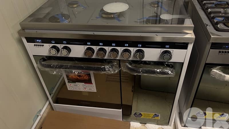 Goldstar Premium italian 5 burners digital gas stove 0