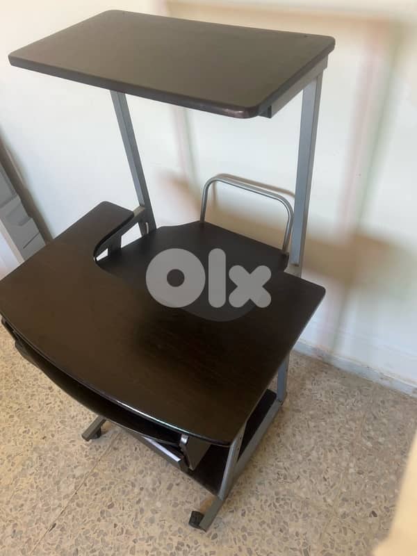 Rolling Computer Desk - مكتب كمبيوتر بدواليب 6