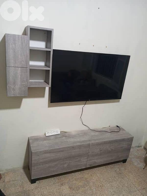 طاولة TV 0