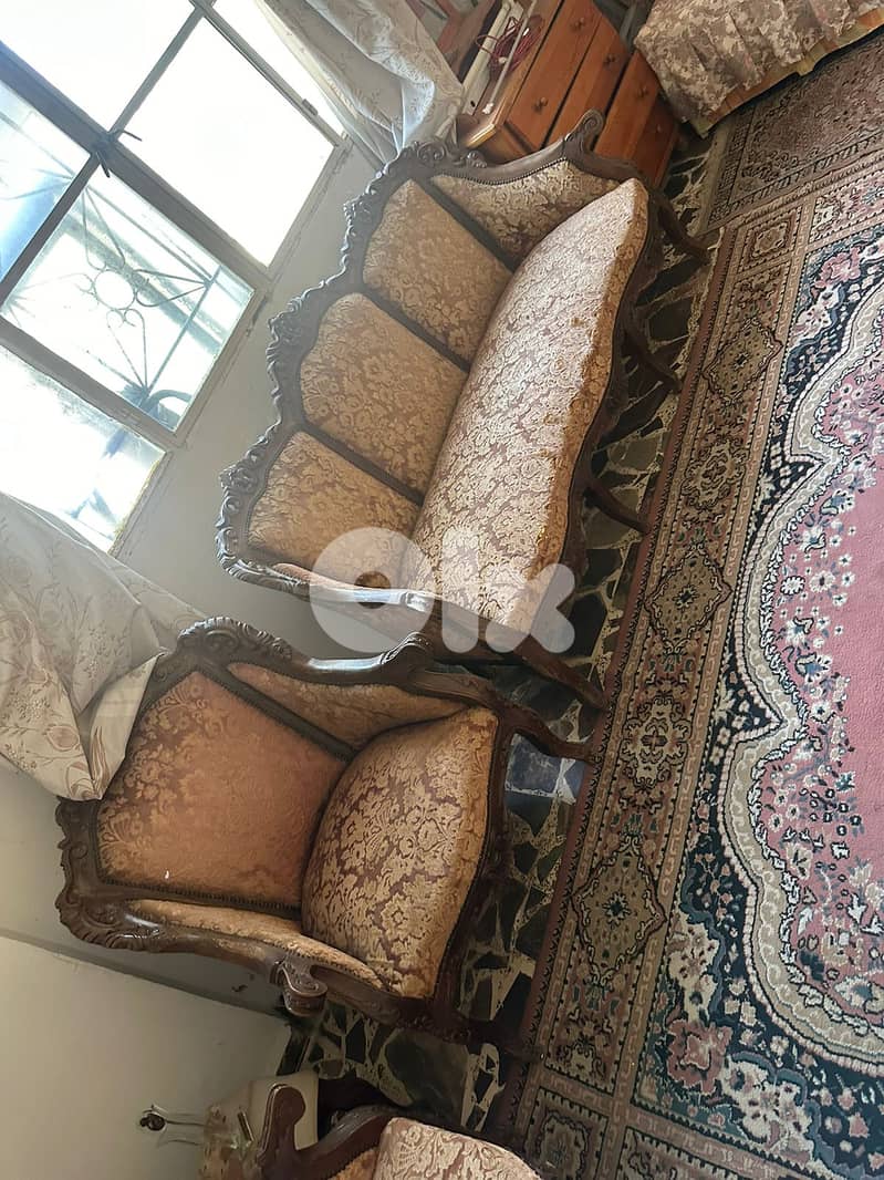 vintage salon, classic antique-style living room 2