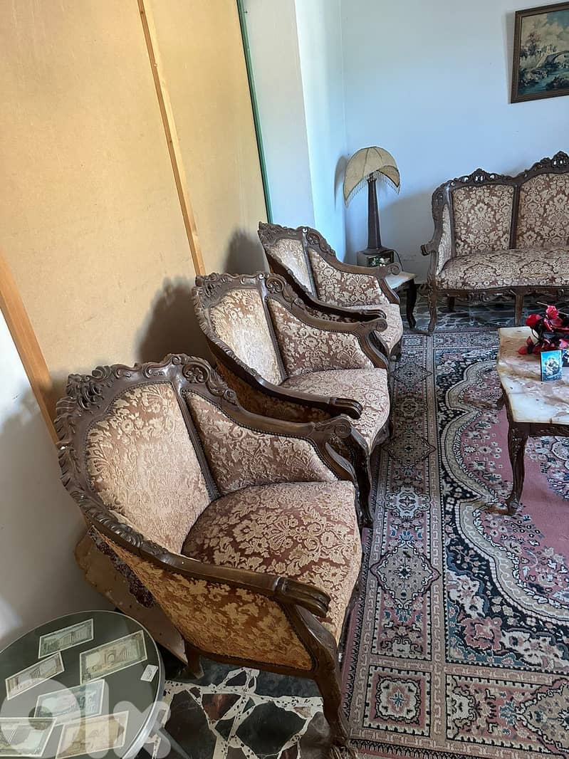 vintage salon, classic antique-style living room 5