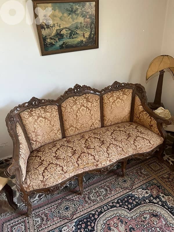 vintage salon, classic antique-style living room 6