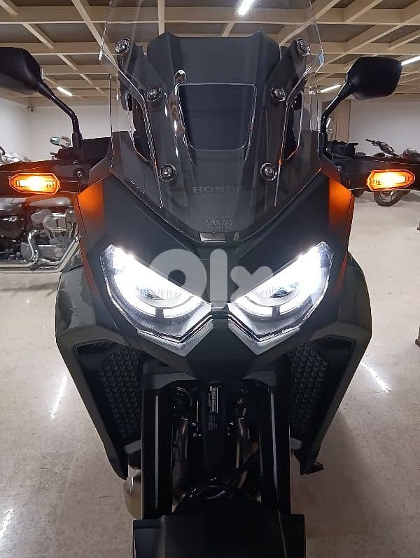 Honda Africa Twin model 2025 DCT dealer warranty 1100cc 0klm 1