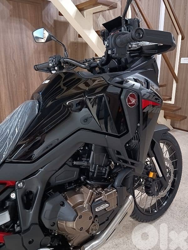 Honda Africa Twin model 2025 DCT dealer warranty 1100cc 0klm 2