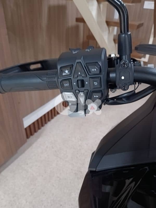 Honda Africa Twin model 2025 DCT dealer warranty 1100cc 0klm 4