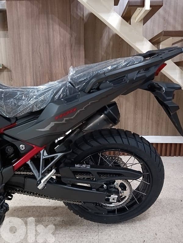 Honda Africa Twin model 2025 DCT dealer warranty 1100cc 0klm 6