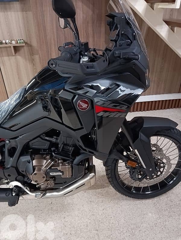Honda Africa Twin model 2025 DCT dealer warranty 1100cc 0klm 7