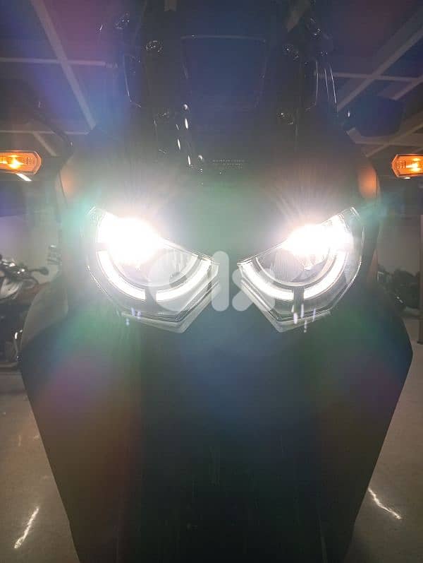 Honda Africa Twin model 2025 DCT dealer warranty 1100cc 0klm 9