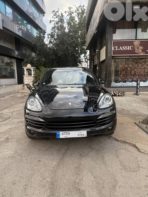 Porsche Cayenne 2011 0