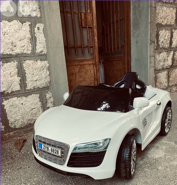 Audi R8 car 4