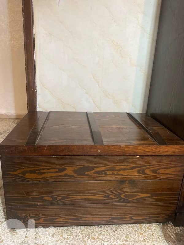 wooden box 0