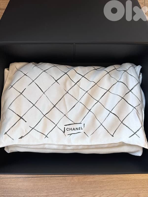 Chanel Classic Flap Jumbo Bag 2