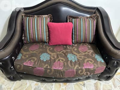 صالون بحالة جيدة جدا