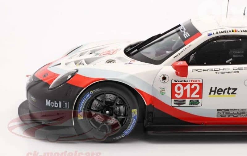 Porsche 911(991) RSR (24h Daytona 2018) diecast car model 1;18 3