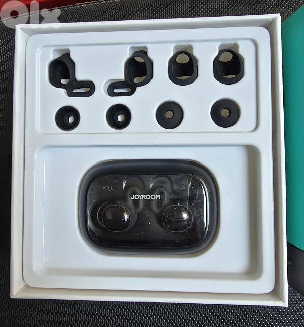 Joyroom like new 1