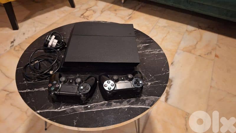PlayStation 4 Fat – 1TB – With 2 Original Controllers 3