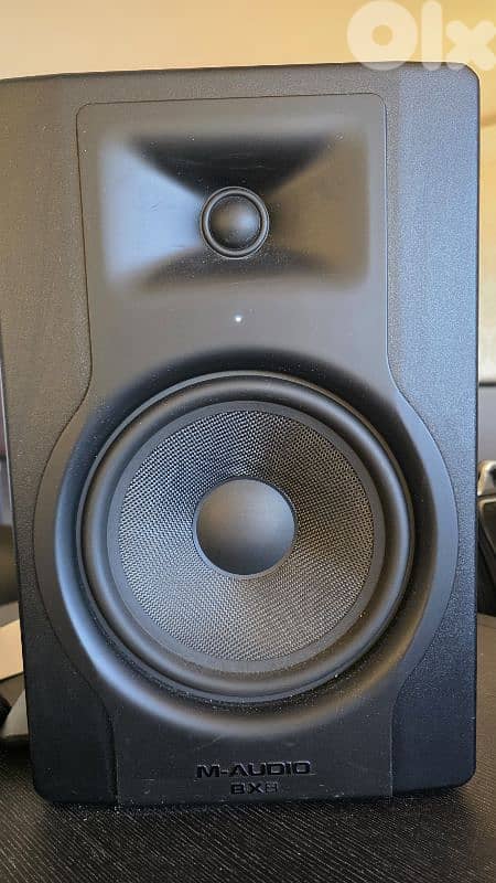 M-Audio BX8 0