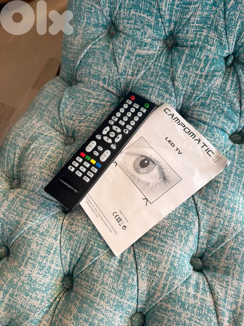 67 Insh Smart LED TV in Excellent condition with 2 Controlers 4