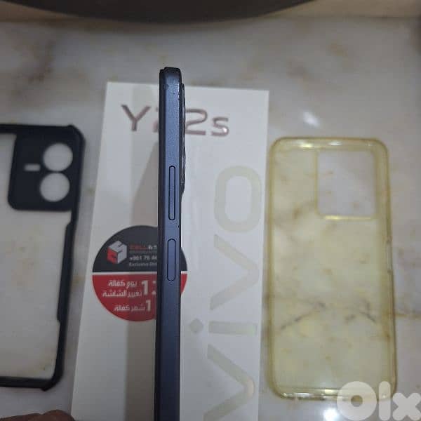 vivo y22s 3