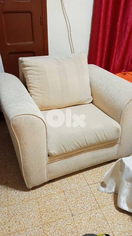تخت وفرشة وغراض بيت بداعي السفر 2