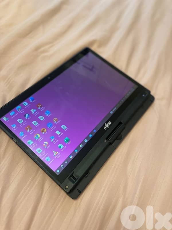 Fujitsu Lifebook Convertible 2-in-1 4