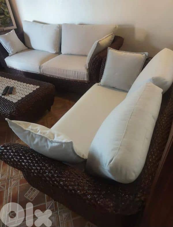 طقم قعدة مع طاولات 600$ 1
