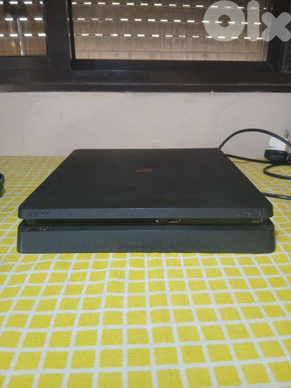 Ps4 slim used(500gb) 2
