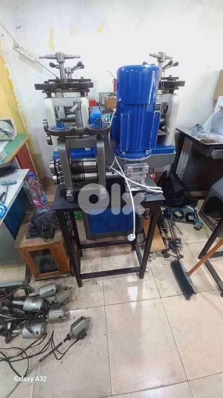 Chubb safe 1 ton made in england and jewelery machines 12