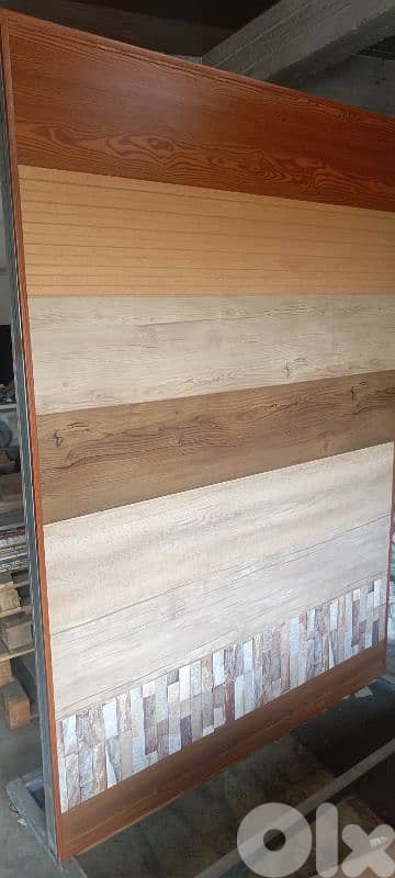 Najem Home اسقف و جدران مستعارة 0