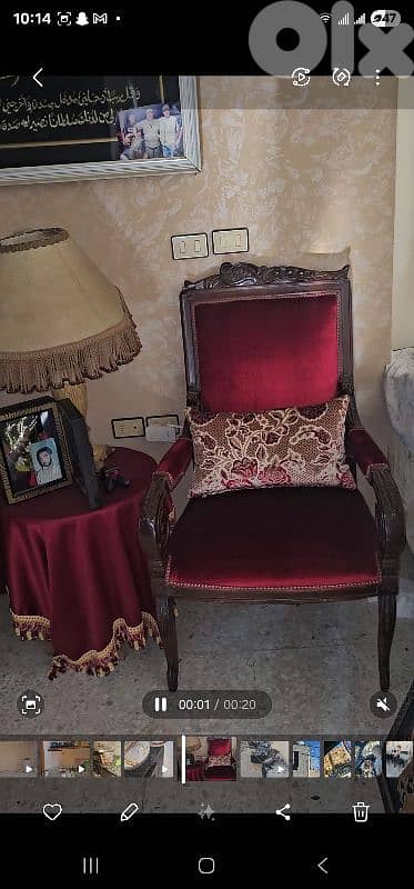 2 chairs 1 table 1 glop 2