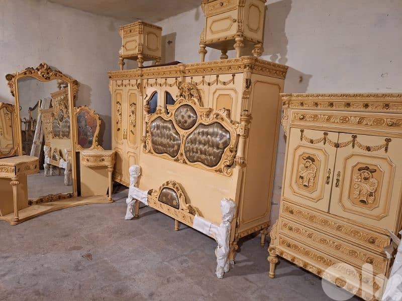 غرفة نوم مصرية رائعة جدا مع تخت كابيتون مميز مع ٢ كومود تواليت خشب زين 2