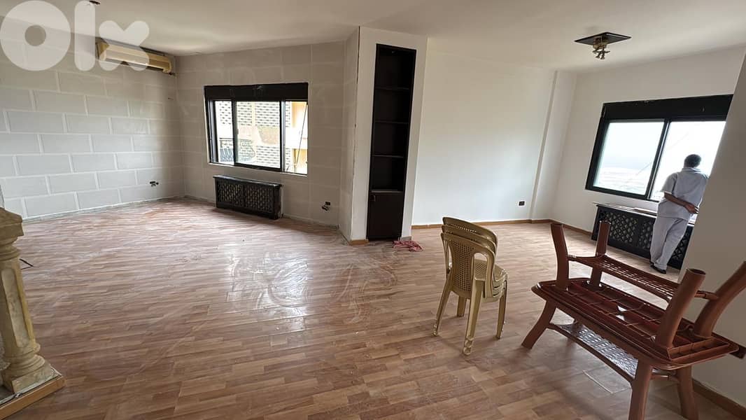 Apartment available for Sale in Bchamounشقة متاحة للبيع في بشامون 0