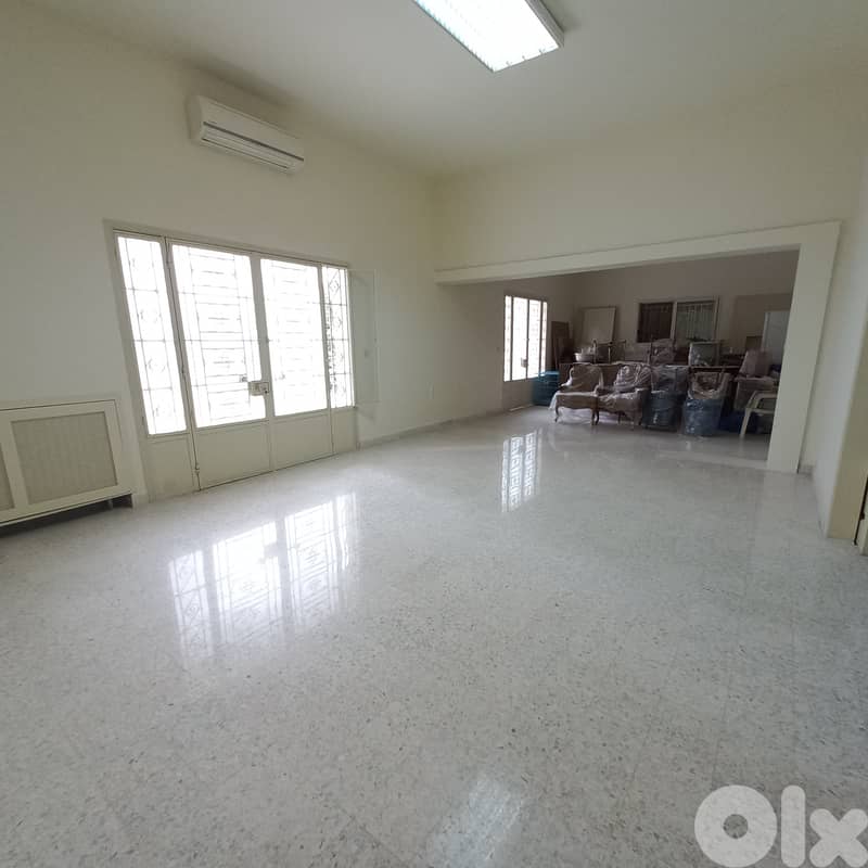 Office in strong building in Jal e Dib for rent مكتب في مبنى قوي في جل 0