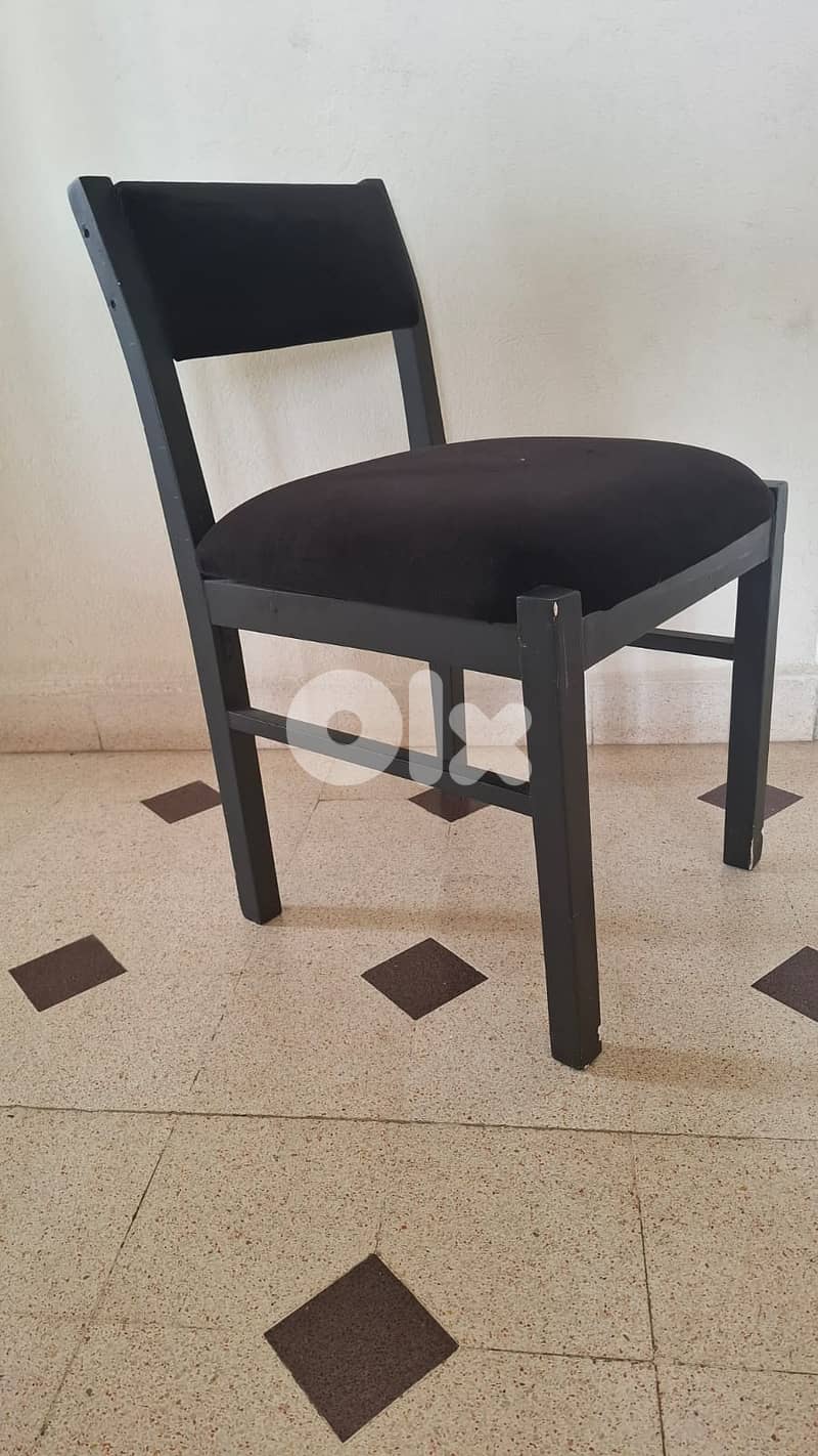 Dining Set – 1 Table + 4 Chairs 4