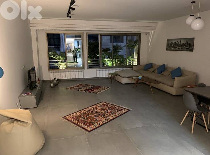 2 Bdrm Apartment in Central Achrafieh/ شقة من غرفتي نوم في وسط الأشرفي 0