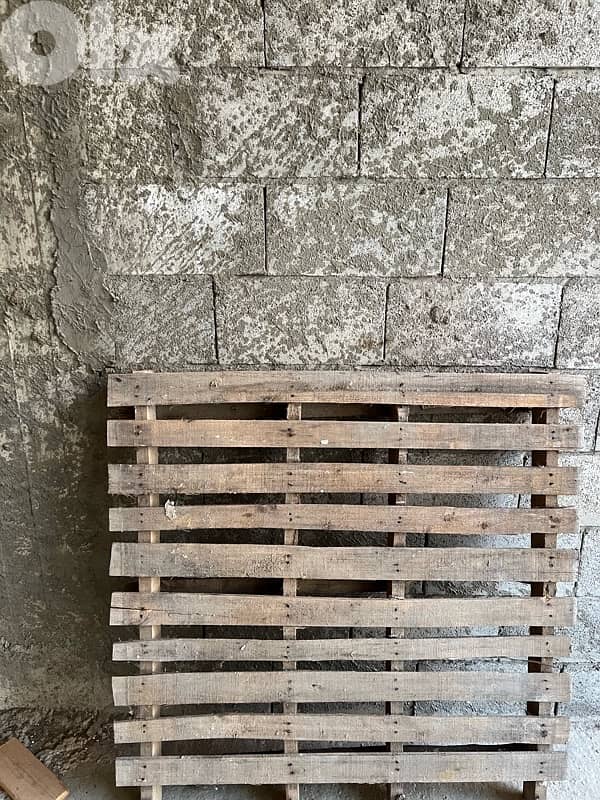 طبالي وألواح خشب - woods and pallets 2