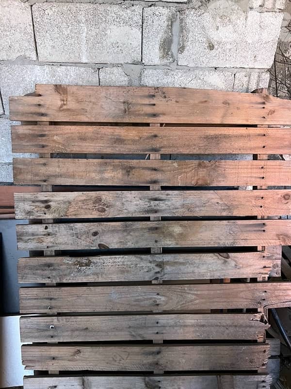 طبالي وألواح خشب - woods and pallets 3