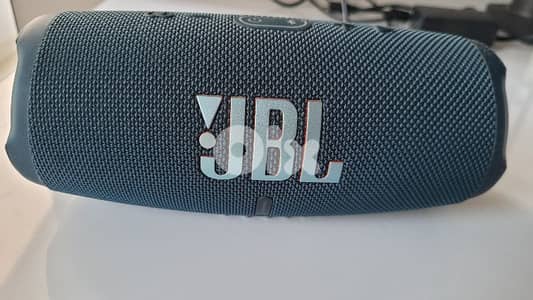 JBL Charge 5 bluetooth speaker