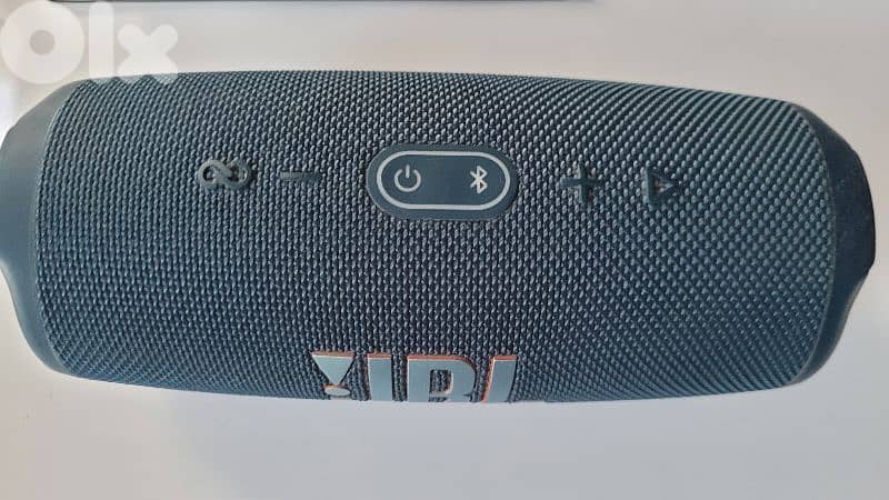 JBL Charge 5 bluetooth speaker 1